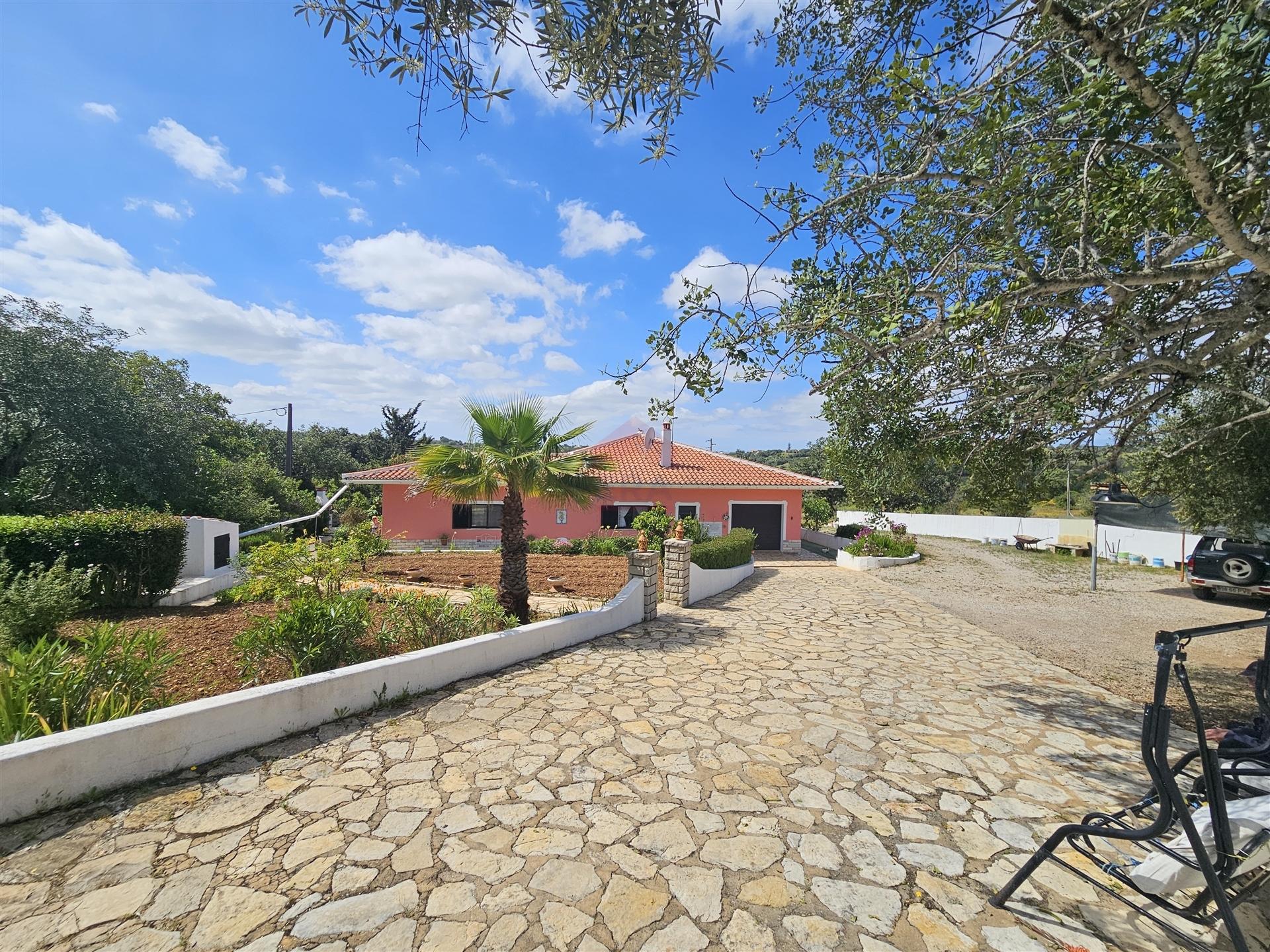 Moradia Isolada T3 Venda em Santa Bárbara de Nexe,Faro