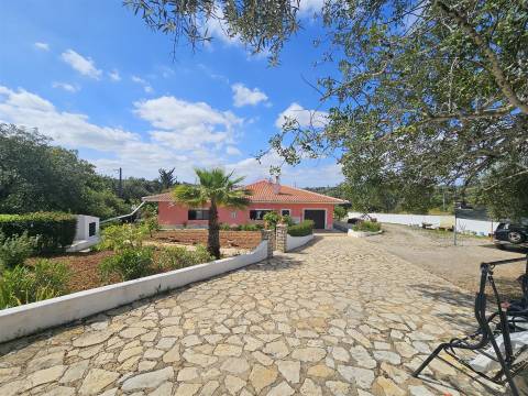 Moradia Isolada T3 Venda em Santa Bárbara de Nexe,Faro