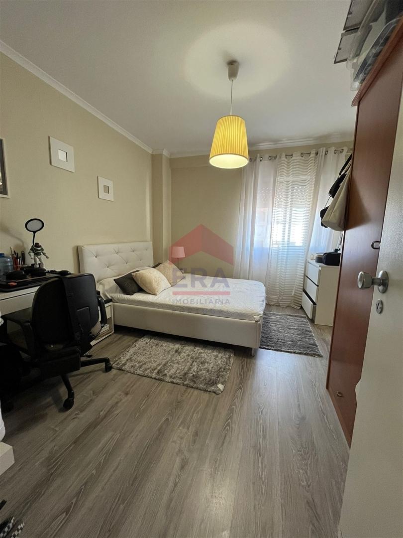 Apartamento T3 DUPLEX Venda em Faro (Sé e São Pedro),Faro
