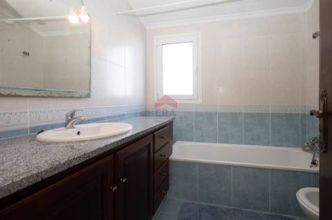 Moradia T3 Venda em Albufeira e Olhos de Água,Albufeira