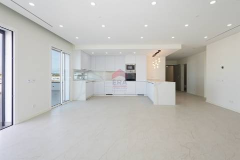 Apartamento T3 Venda em Quarteira,Loulé