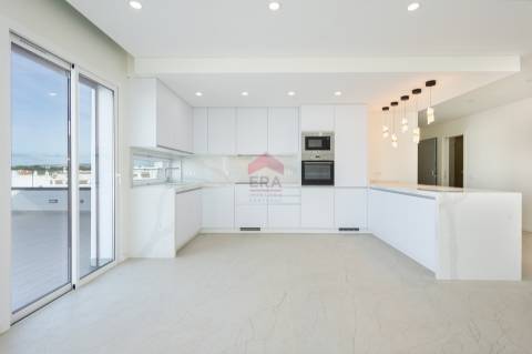 Apartamento T3 Venda em Quarteira,Loulé