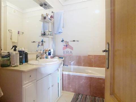 Apartamento T2 Venda em Quarteira,Loulé