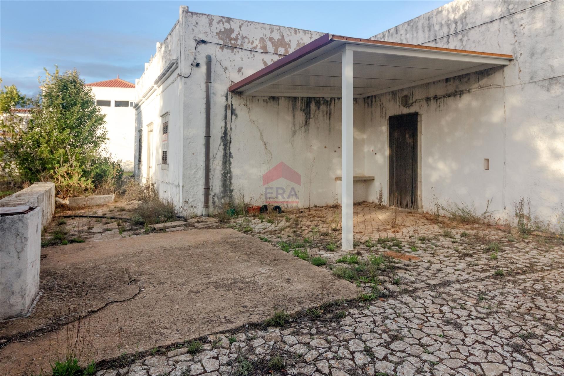 Moradia Isolada T2 Venda em Santa Bárbara de Nexe,Faro