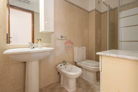 Apartamento T2 Venda em Quarteira,Loulé