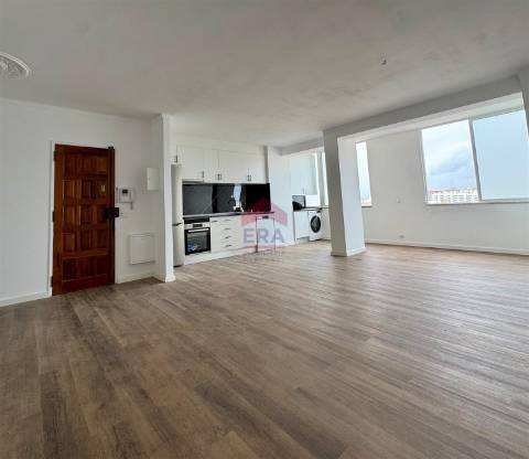 Apartamento T4 Venda em Faro (Sé e São Pedro),Faro