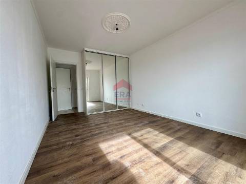 Apartamento T4 Venda em Faro (Sé e São Pedro),Faro