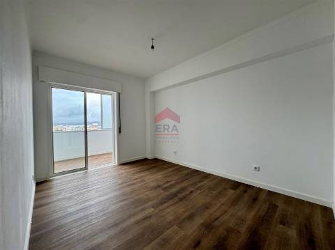 Apartamento T4 Venda em Faro (Sé e São Pedro),Faro
