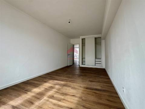 Apartamento T4 Venda em Faro (Sé e São Pedro),Faro