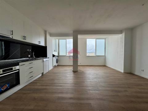 Apartamento T4 Venda em Faro (Sé e São Pedro),Faro