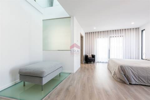 Moradia Geminada T3 Venda em Faro (Sé e São Pedro),Faro