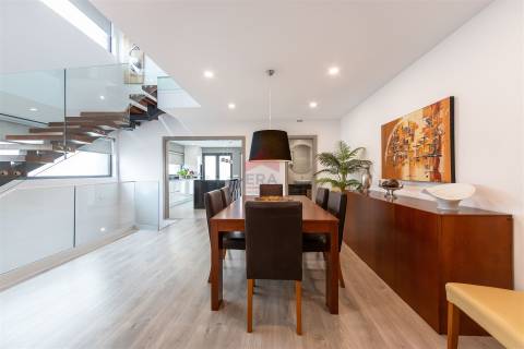 Moradia Geminada T3 Venda em Faro (Sé e São Pedro),Faro