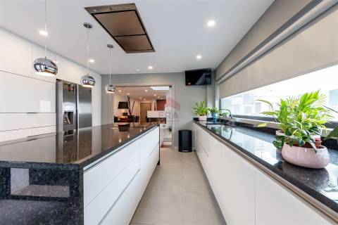 Moradia Geminada T3 Venda em Faro (Sé e São Pedro),Faro