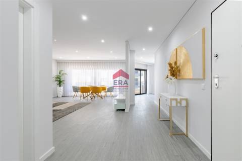 Apartamento T4 Venda em Quelfes,Olhão