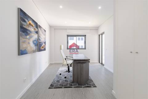Apartamento T4 Venda em Quelfes,Olhão