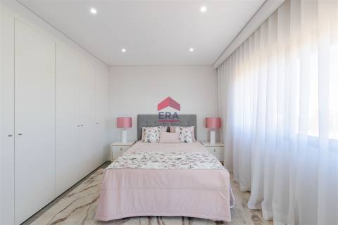 Apartamento T4 Venda em Quelfes,Olhão