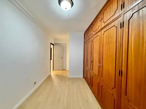 Apartamento T4 Venda em Faro (Sé e São Pedro),Faro