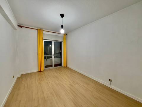Apartamento T4 Venda em Faro (Sé e São Pedro),Faro