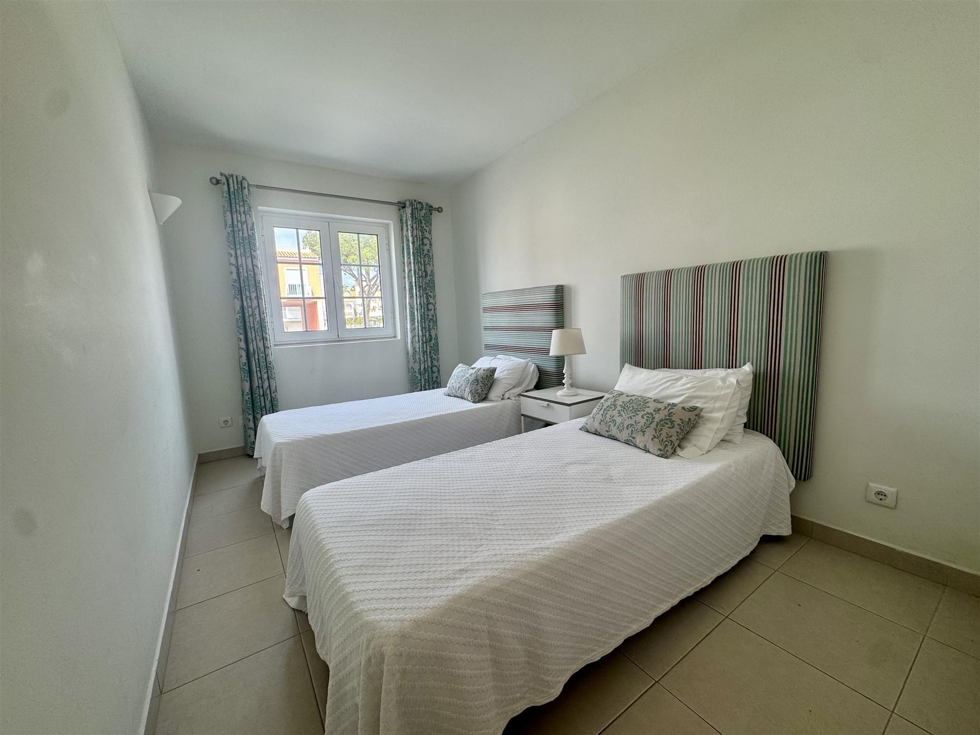 Apartamento T2 Venda em Quarteira,Loulé