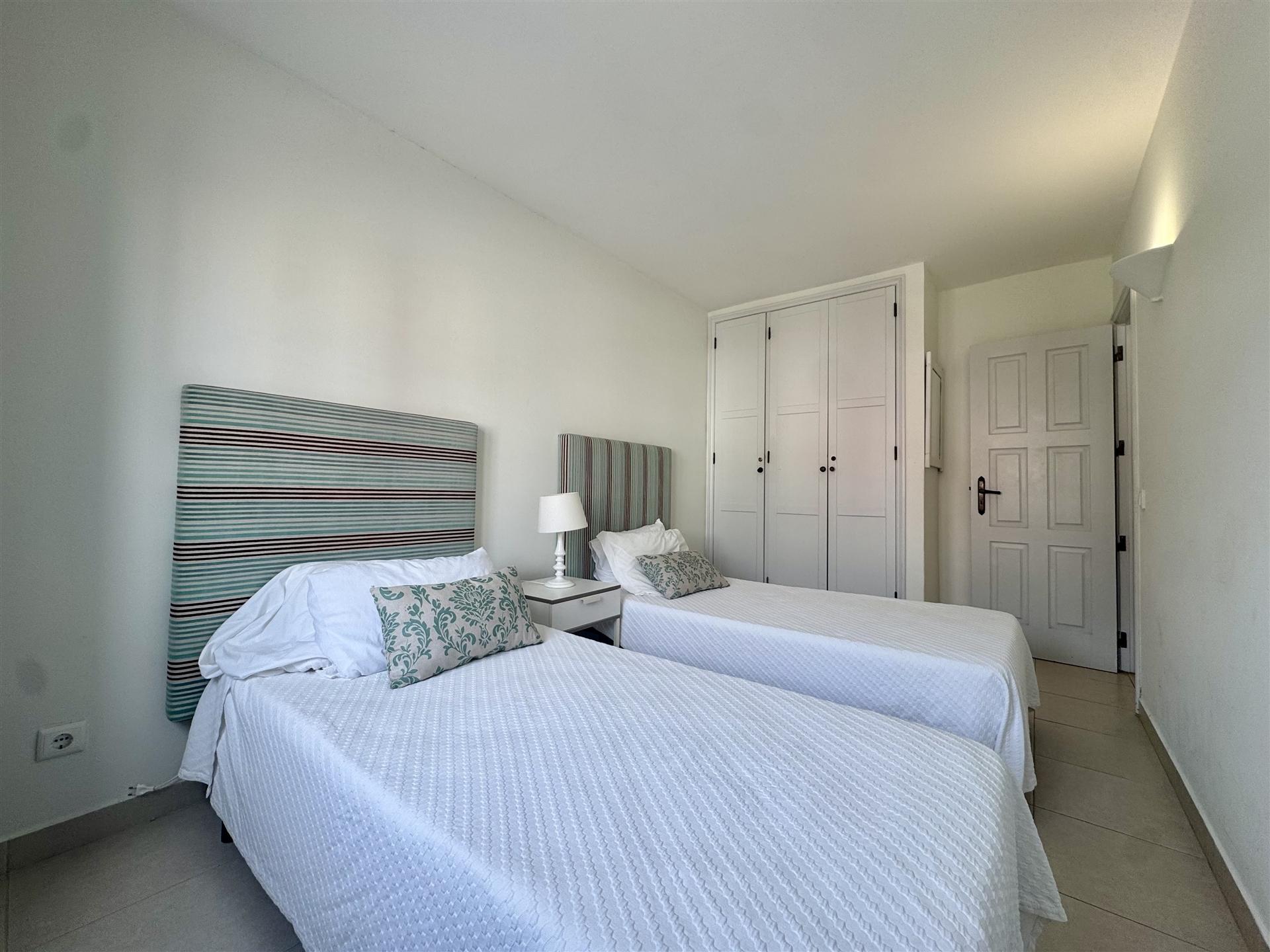 Apartamento T2 Venda em Quarteira,Loulé