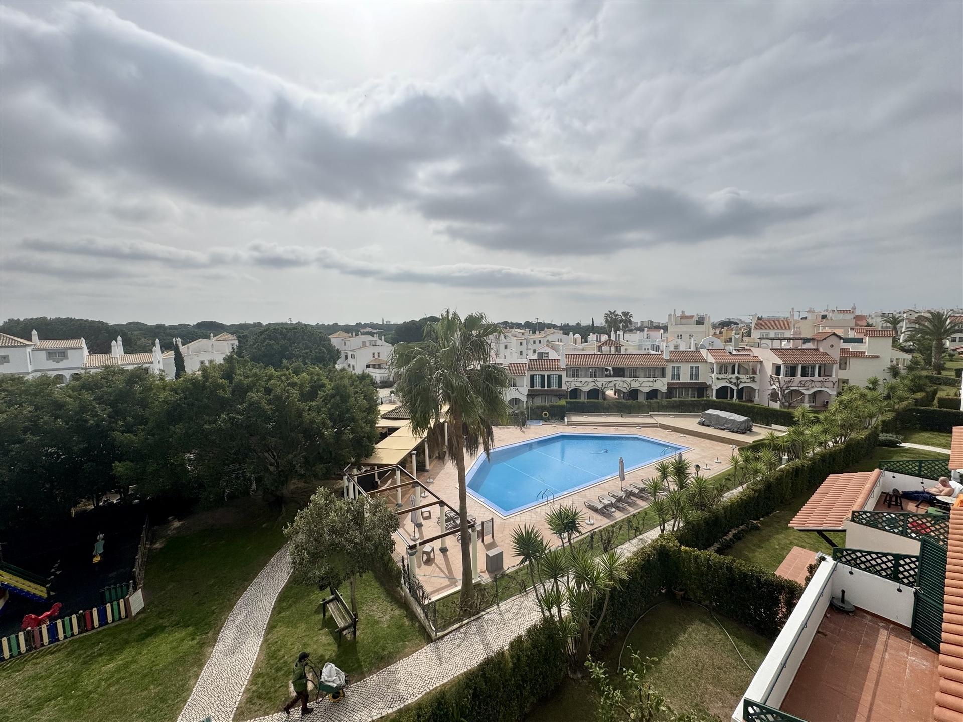 Apartamento T2 Venda em Quarteira,Loulé