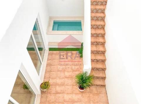 Moradia Geminada T3 Venda em Faro (Sé e São Pedro),Faro