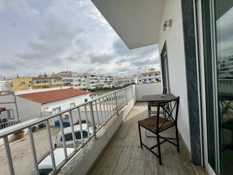 Apartamento T2 Venda em Quarteira,Loulé