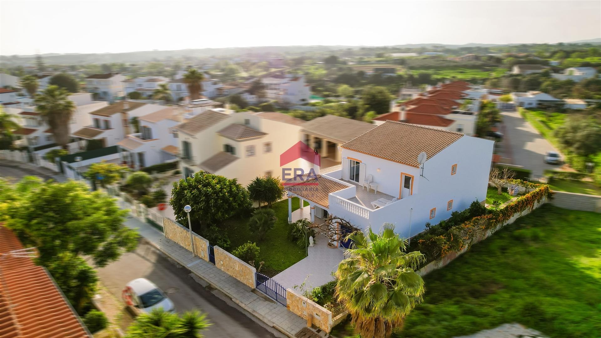 Moradia T3 Venda em Quelfes,Olhão