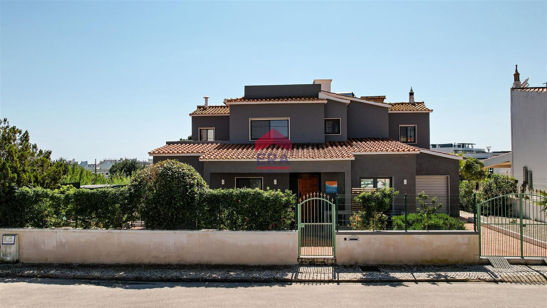 Moradia T4 Venda em Quelfes,Olhão