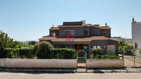 Moradia T4 Venda em Quelfes,Olhão