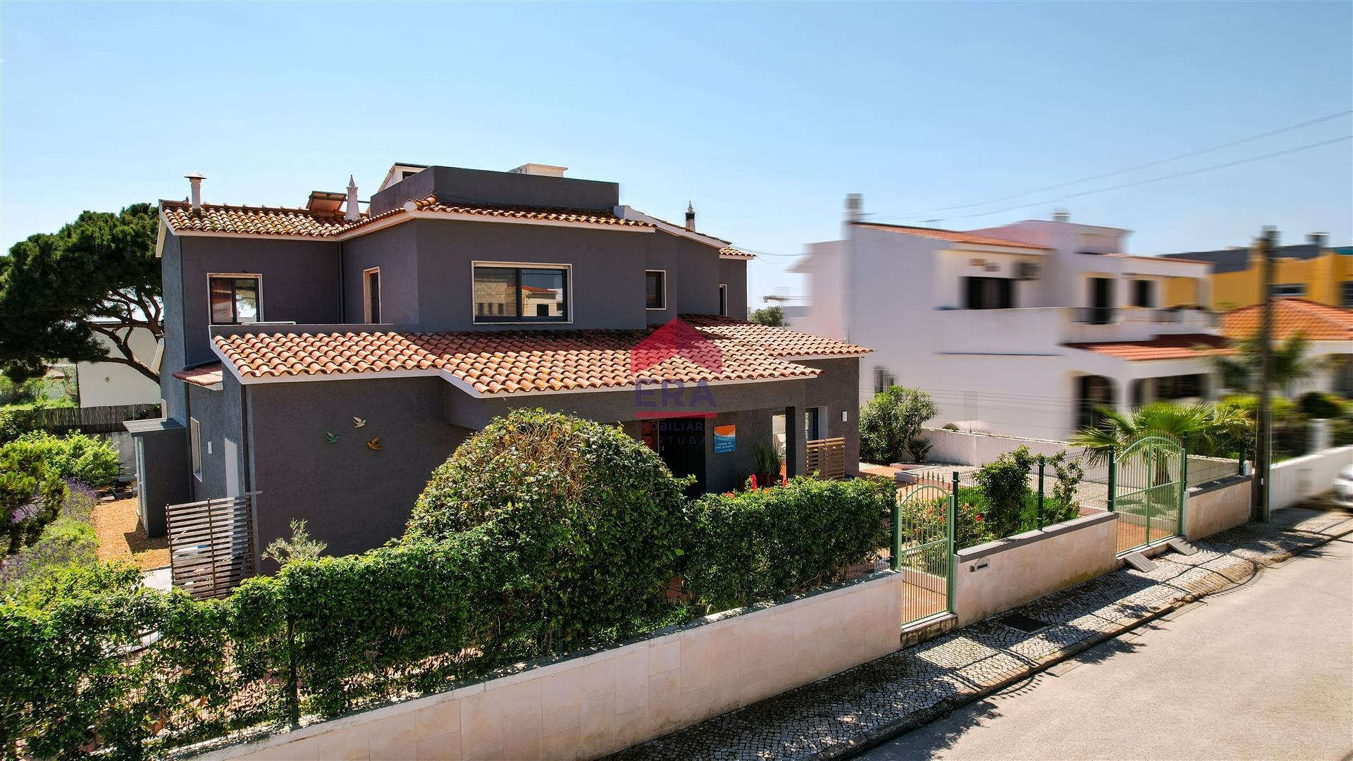 Moradia T4 Venda em Quelfes,Olhão