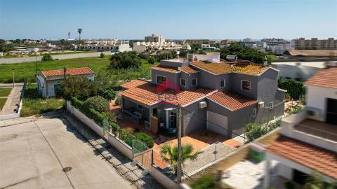 Moradia T4 Venda em Quelfes,Olhão