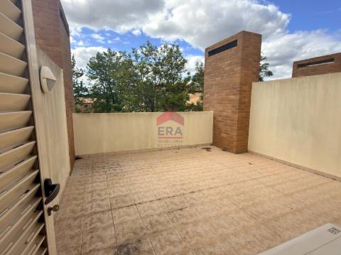 Apartamento T2+2 DUPLEX Venda em Quarteira,Loulé