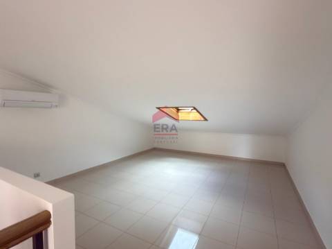 Apartamento T2+2 DUPLEX Venda em Quarteira,Loulé