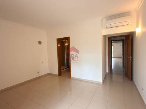 Apartamento T2+2 DUPLEX Venda em Quarteira,Loulé