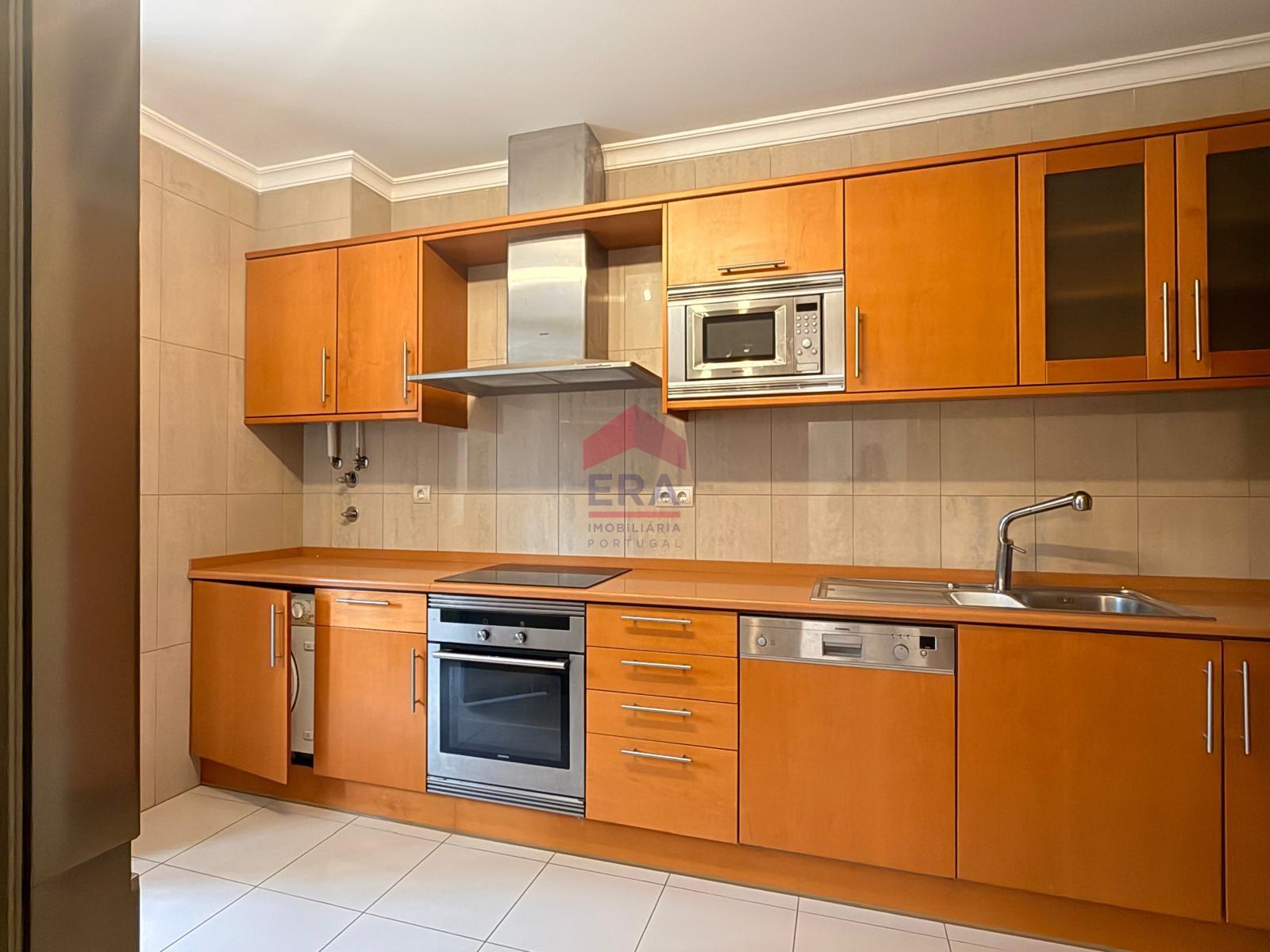 Apartamento T2+2 DUPLEX Venda em Quarteira,Loulé
