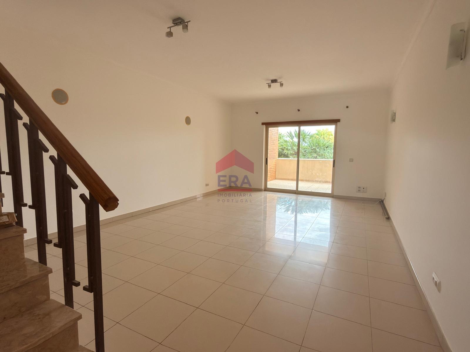 Apartamento T2+2 DUPLEX Venda em Quarteira,Loulé