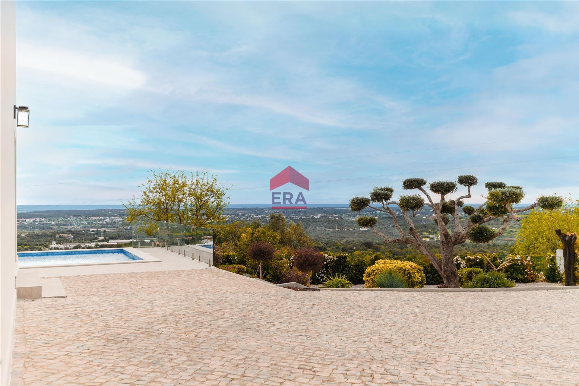 Moradia T6 Venda em Santa Bárbara de Nexe,Faro