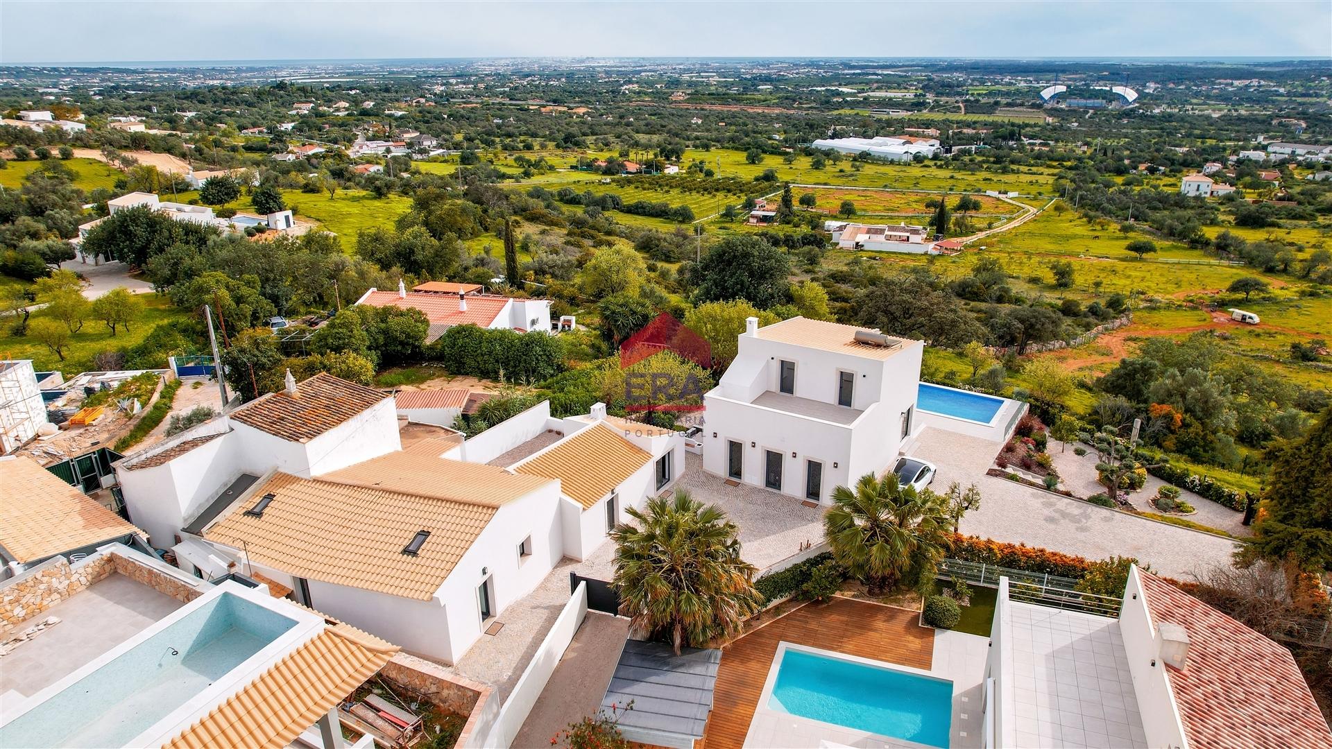 Moradia T6 Venda em Santa Bárbara de Nexe,Faro