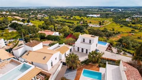 Moradia T6 Venda em Santa Bárbara de Nexe,Faro