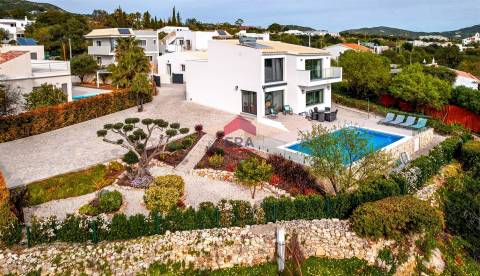 Moradia T6 Venda em Santa Bárbara de Nexe,Faro