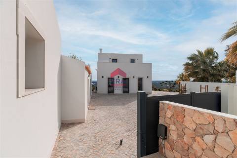 Moradia T6 Venda em Santa Bárbara de Nexe,Faro