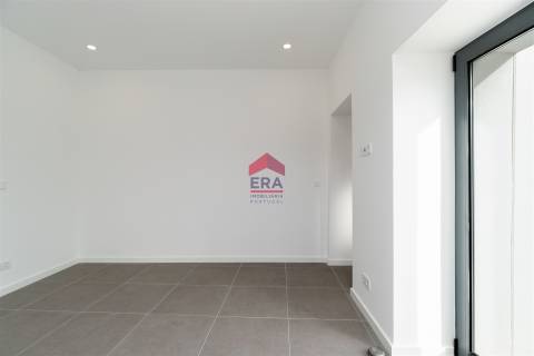 Moradia T6 Venda em Santa Bárbara de Nexe,Faro