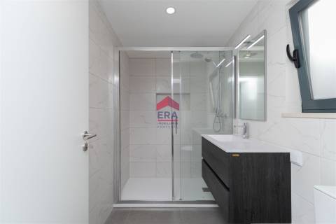 Moradia T6 Venda em Santa Bárbara de Nexe,Faro