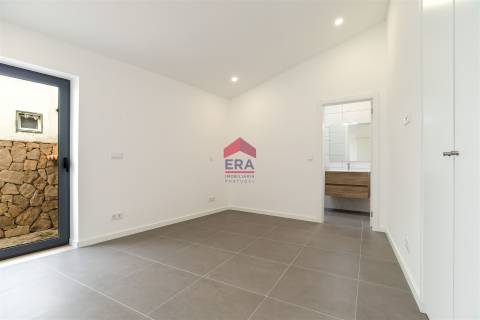 Moradia T6 Venda em Santa Bárbara de Nexe,Faro