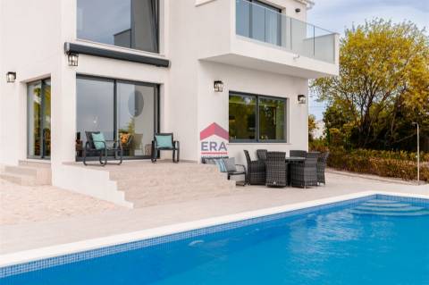 Moradia T6 Venda em Santa Bárbara de Nexe,Faro