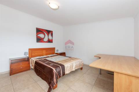 Moradia T4 Venda em Faro (Sé e São Pedro),Faro