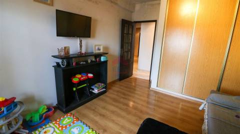 Apartamento T3 Trespasse em Faro (Sé e São Pedro),Faro