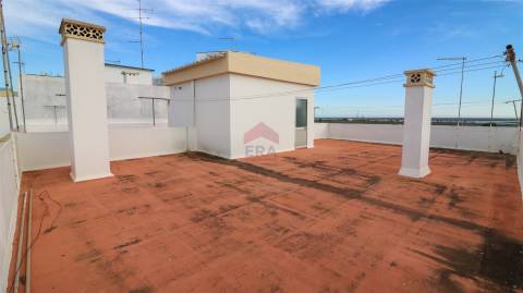 Apartamento T3 Trespasse em Faro (Sé e São Pedro),Faro