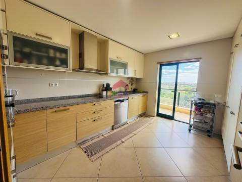 Apartamento T3 Venda em Quarteira,Loulé